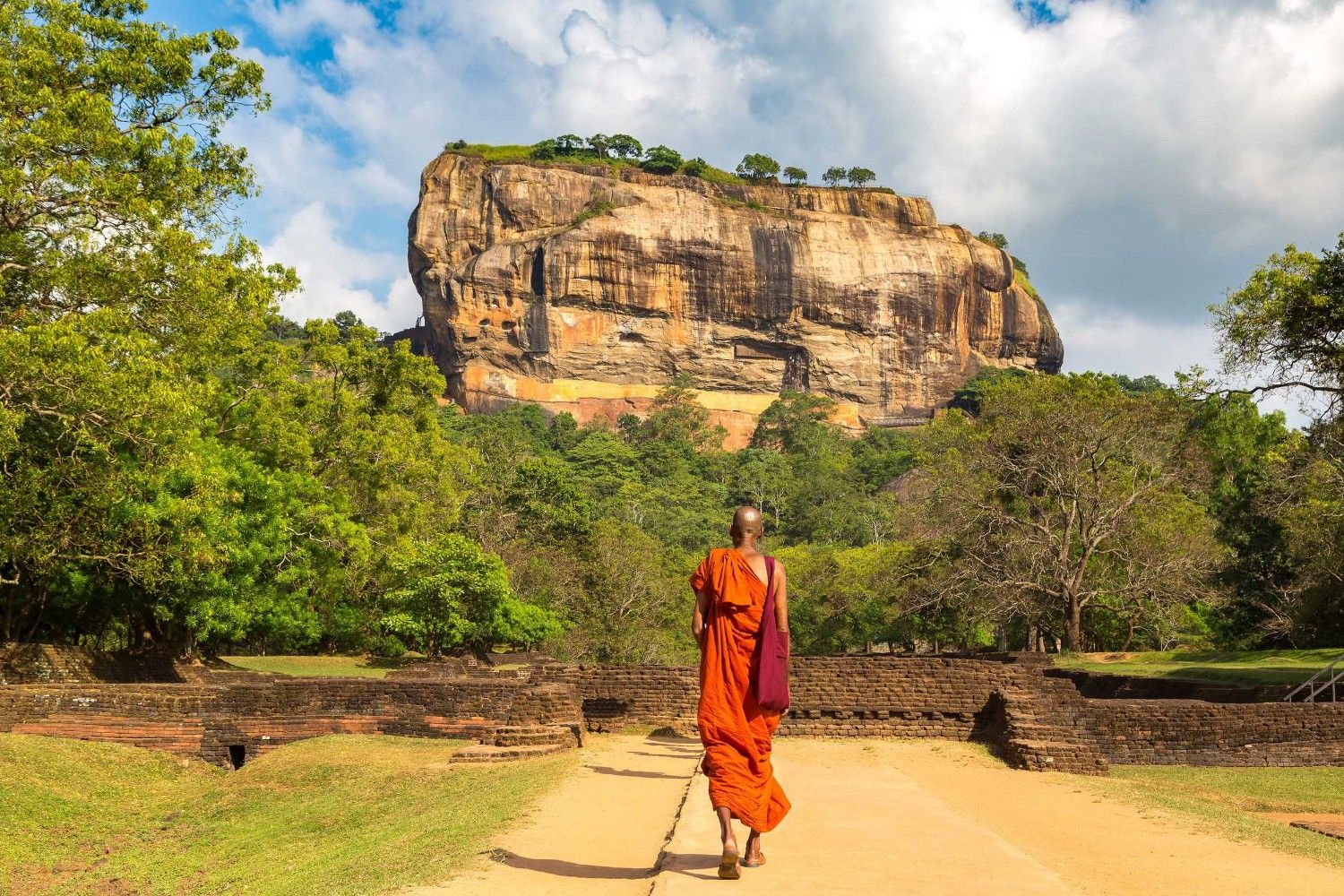 Top 10 Places to Visit in Sri Lanka