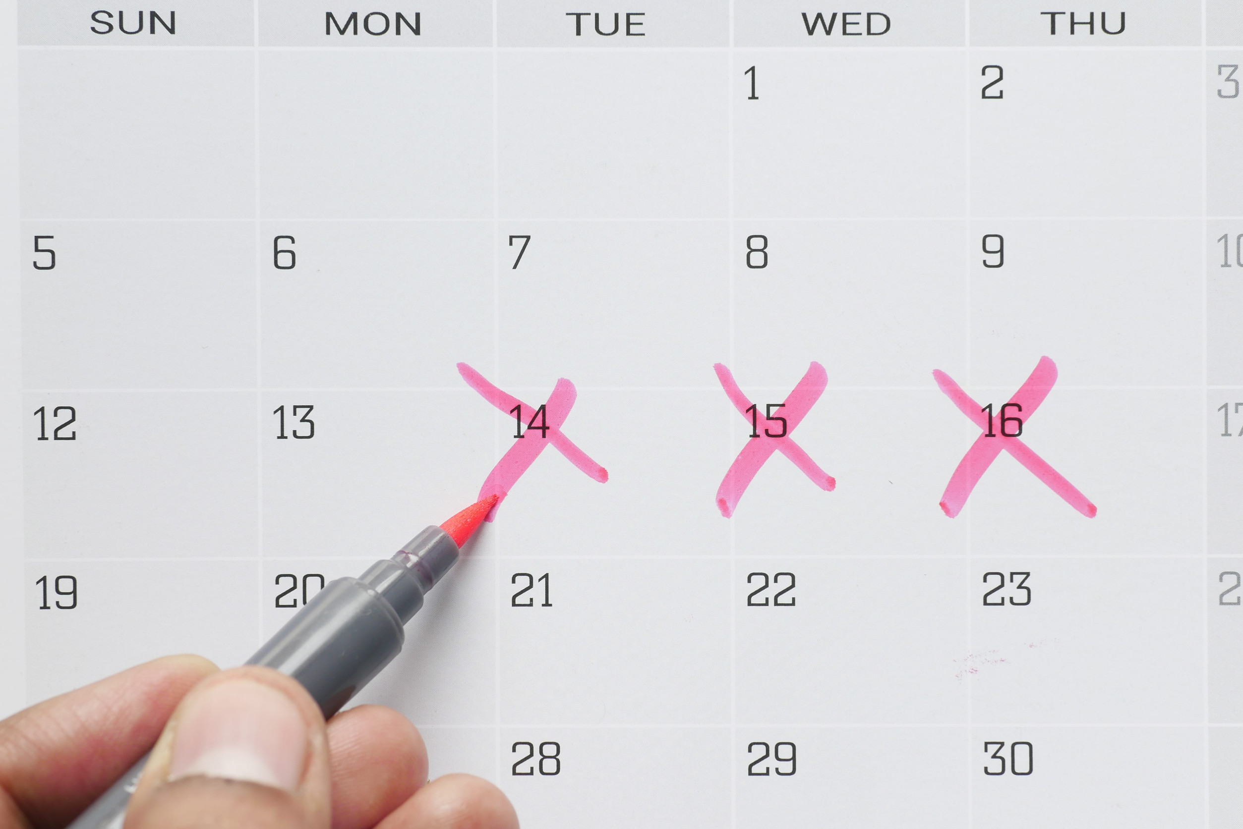 deadline concept with red mark on calendar date